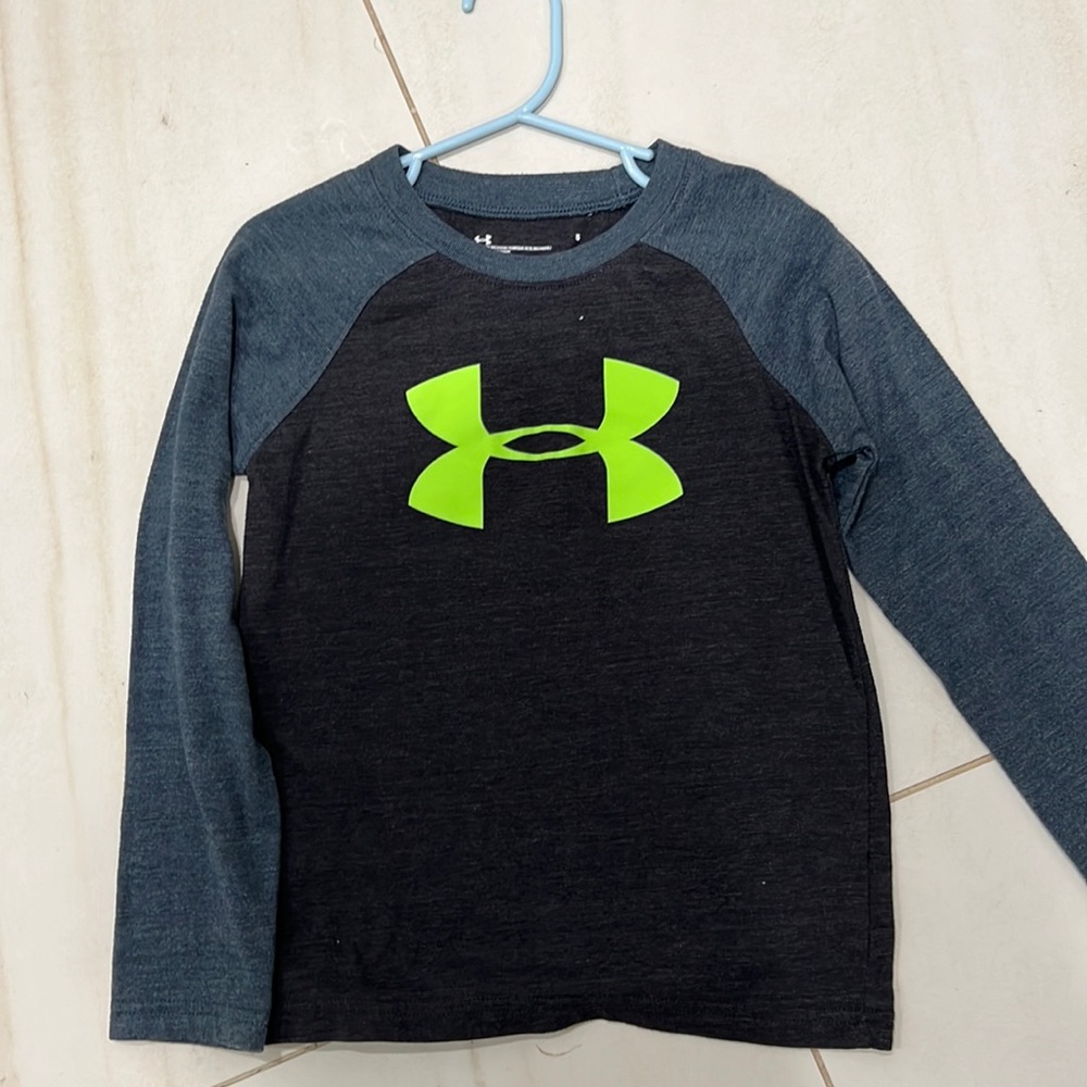 Under Armour long sleeve tee